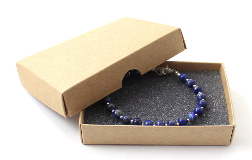 Lapis Lazuli Armband mit Silberperlen - Handgefertigt aus dem Baltikum